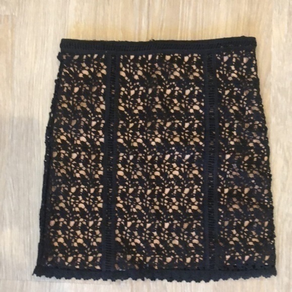 Kendall and Kylie 2 piece lace set - Picture 3 of 6